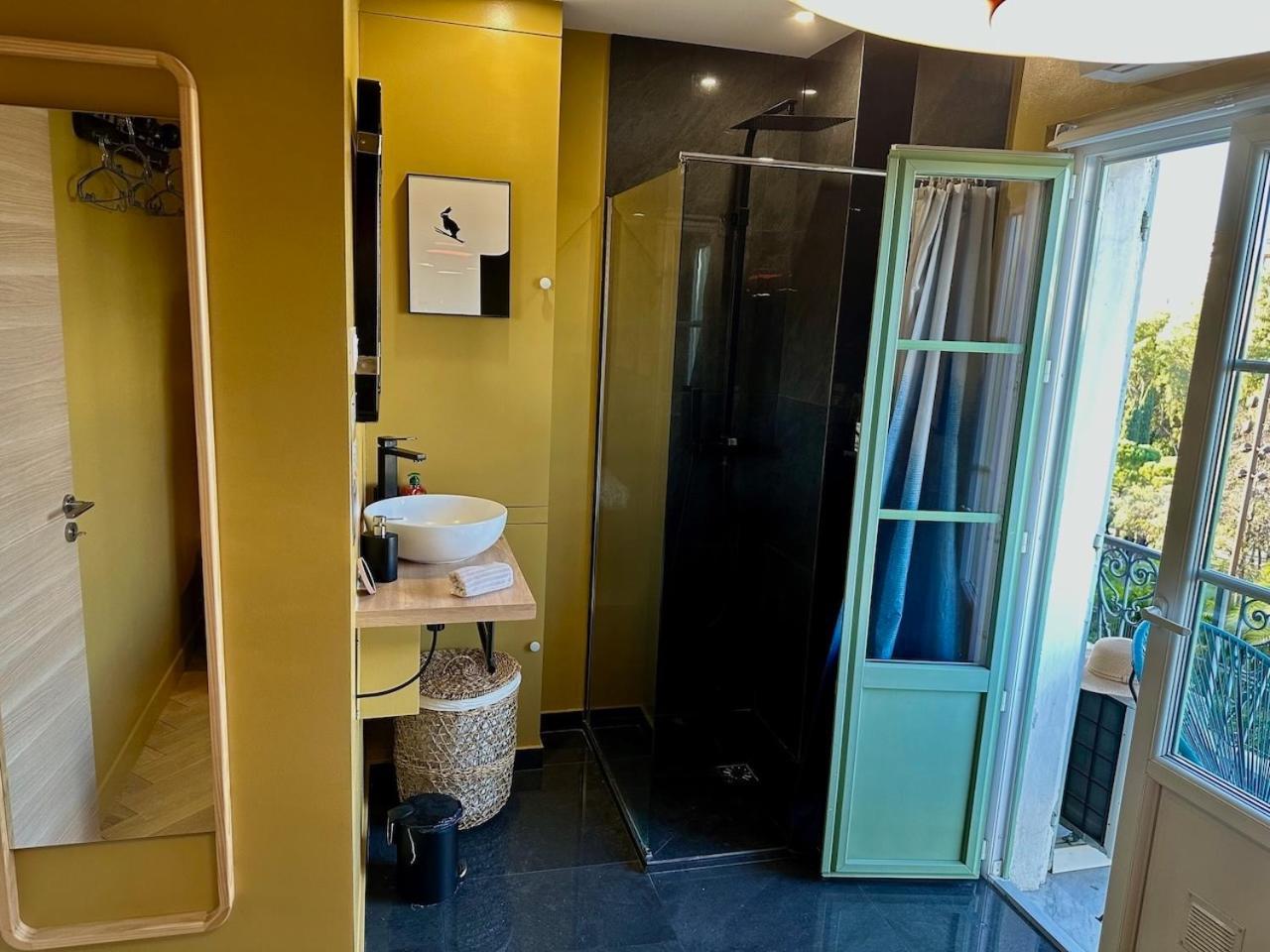 2 Chambres, Balcons, Vue Imprenable, Climatisation - Palace Bleu Apartment *